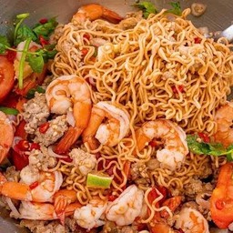 ยำมาม่ากุ้งสด