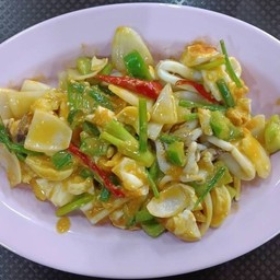 ปลาหมึกผัดไข่เค็ม