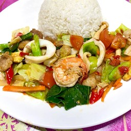 ผัดผักรวมมิตรหมูทะเล