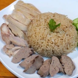 ข้าวมันไก่ต้ม+ตับนุ่มธรรมดา