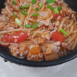 สปาเก๊ตตี้ซอสมะเขือเทศหมูสับ