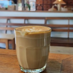 แฟลตไวท์ร้อน - Flat  White