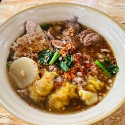 บะหมี่ เกี๊ยว คลาสสิก