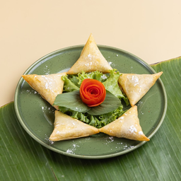 Cha Gio Chuoi / ปอเปี๊ยะกล้วยทอด