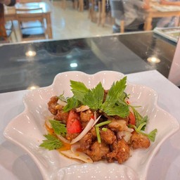 ยำเอ็นไก่ทอด