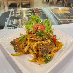 ผัดเครื่องแกงปลากะพง