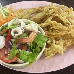 ยำเห็ดเข็มทองทอด