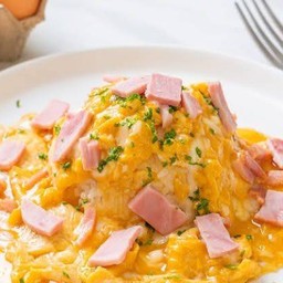 ( ฟรีท็อปปิ้ง ) ข้าวไข่ข้นแฮมชีสละมุนลิ้น