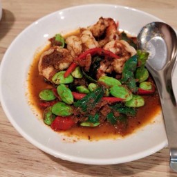 ผัดพริกแกงสะตอกุ้ง