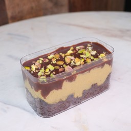 Vegan Dubai Chocolate Cake