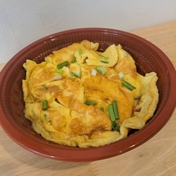 เซตคู่หู 1 คู่ไข่เจียวหมูสับคู่เครื่องดื่มที่ชอบ