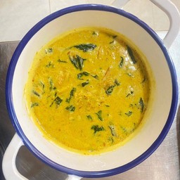 แกงหอยลายคั่วใบชะพลู