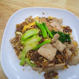 เส้นหมี่ ผัดซีอิ๊วหมู