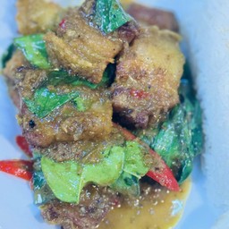 ผัดเขียวหวานหมูกรอบ(กับข้าว)