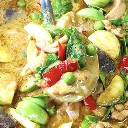 แกงเขียวหวานไก่ (ถ้วย)