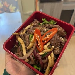 ผัดเนื้อน้ำมันหอย (กับข้าว)