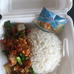 ข้าวคะน้าหมูกรอบ ธรรมดา