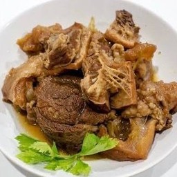 เนื้อวัว ตุ๋น = ผัดตามสั่ง