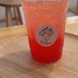 สตอเบอร์รี่โซดา