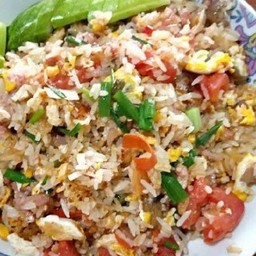 ข้าวผัดแหนม
