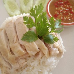 สมใจนึก ก๋วยเตี๋ยวเรือ โบราณ ข้าวมันไก่หอมหวล  อาหาาตามสั่ง