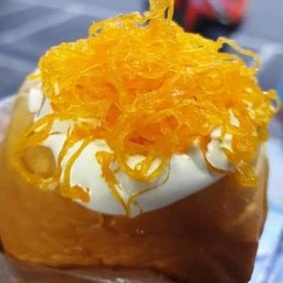 ปังไส้ทะลัก ครีม ฝอยทอง (1ชิ้น)