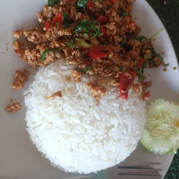 ข้าวกะเพราหมูสับ ธรรมดา