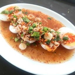 ไข่ต้มยางมะตูมต้มยำหมูสับน้ำขลุกขลิก