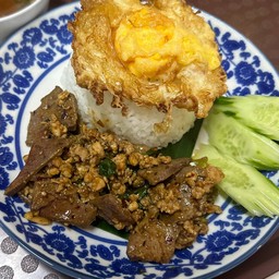 ข้าวผัดกะเพราหมูสับ