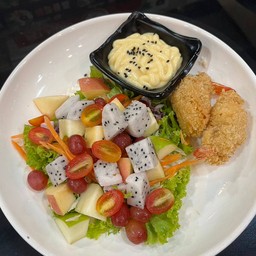 สลัดผลไม้กุ้งกรอบ