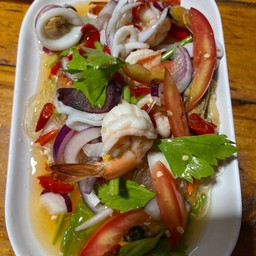 ยำรวมทะเลวุ้นเส้น