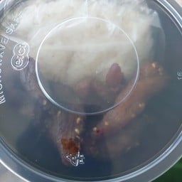 ข้าวเหนียวหมูแดดเดียว