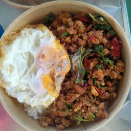 ข้าวกระเพราหมูสับไม่ใส่น้ำมัน