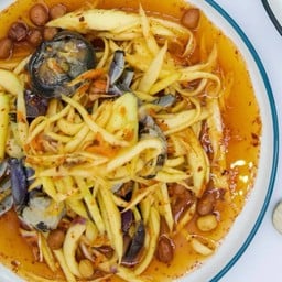 ยำมะม่วง ปูจืด