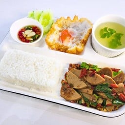 #33 กะเพราหมูยออุบล ข้าวหอมมะลิไดโนเสาร์ (เซ็ตเบนโตะ)