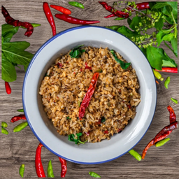 ข้าวผัดกะเพราคลุกไก่ชิ้นพริกแห้ง