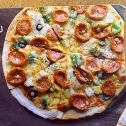 พิซซ่าไส้กรอก