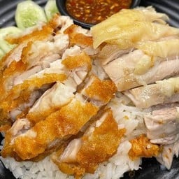 รุ่งโรจน์  ข้าวมันไก่ 🌶️น้ำจิ้มรสเด็ด