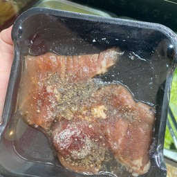 เนื้อหมักพริกไทยดำ