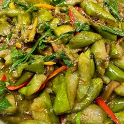 ผัดมะเขือยาว