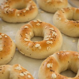 Bagel with bacon jam