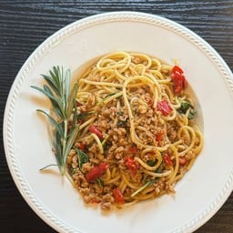 สปาเกตตี้ผัดกะเพราหมูสับ