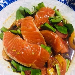 ยำแซลมอลปลาร้านัวร์