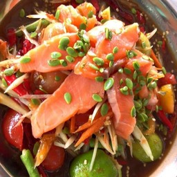 ตำปูปลาร้าแซลมอล