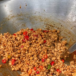 โครตคั่วพริกเกลือ ราดข้าว