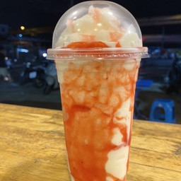 นมหมีสตอเบอรี่ปั่น