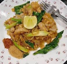 ก๋วยเตี๋ยวผัดซีอิ๋วเนื้อ