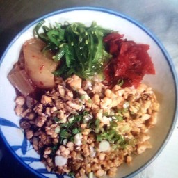 ข้าวแซลมอนยากินิกุ