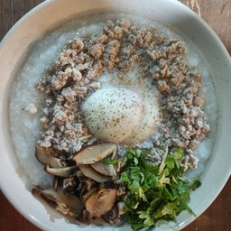โจ๊กหมูพิเศษใส่ไข่