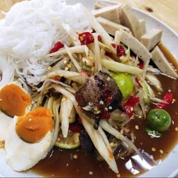 ตำปูปลาร้าหมูยอไข่เค็มขนมจีน